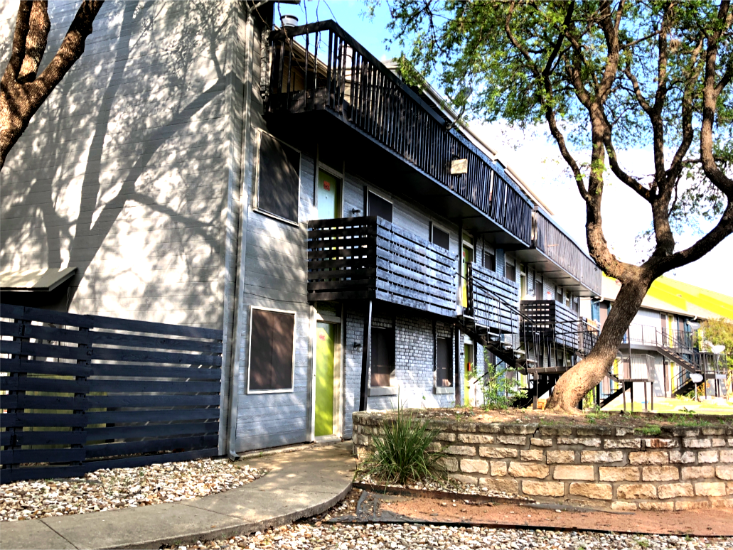 Mia Riverside apartments in Austin, TX