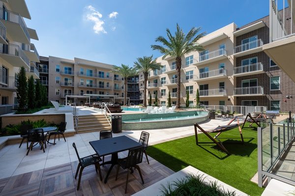 Pearl Marketplace apartments in Houston, TX