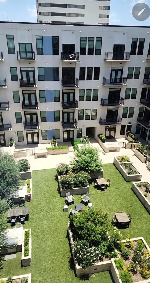 Eighteen25 Downtown apartments in Houston, TX