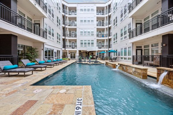 The Arts Apartments apartments in Dallas, TX