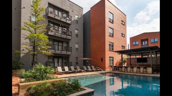 Can Plant Residences at Pearl apartments in San Antonio, TX