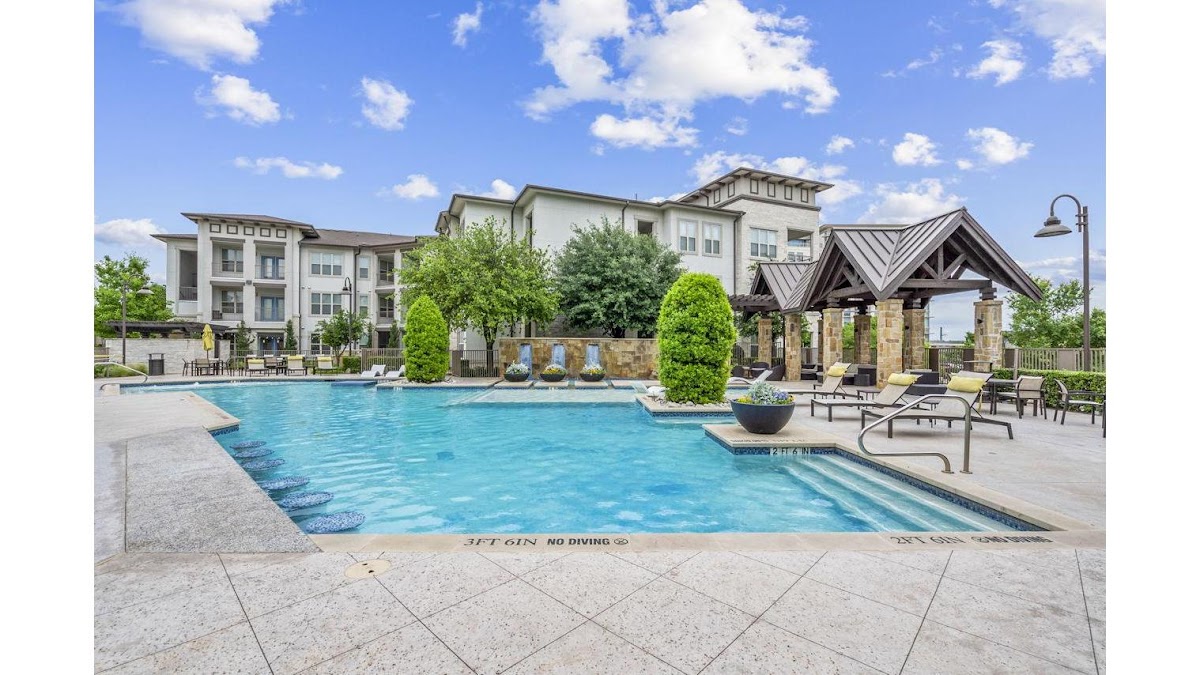 Domain at Midtown Park apartments in Dallas, TX