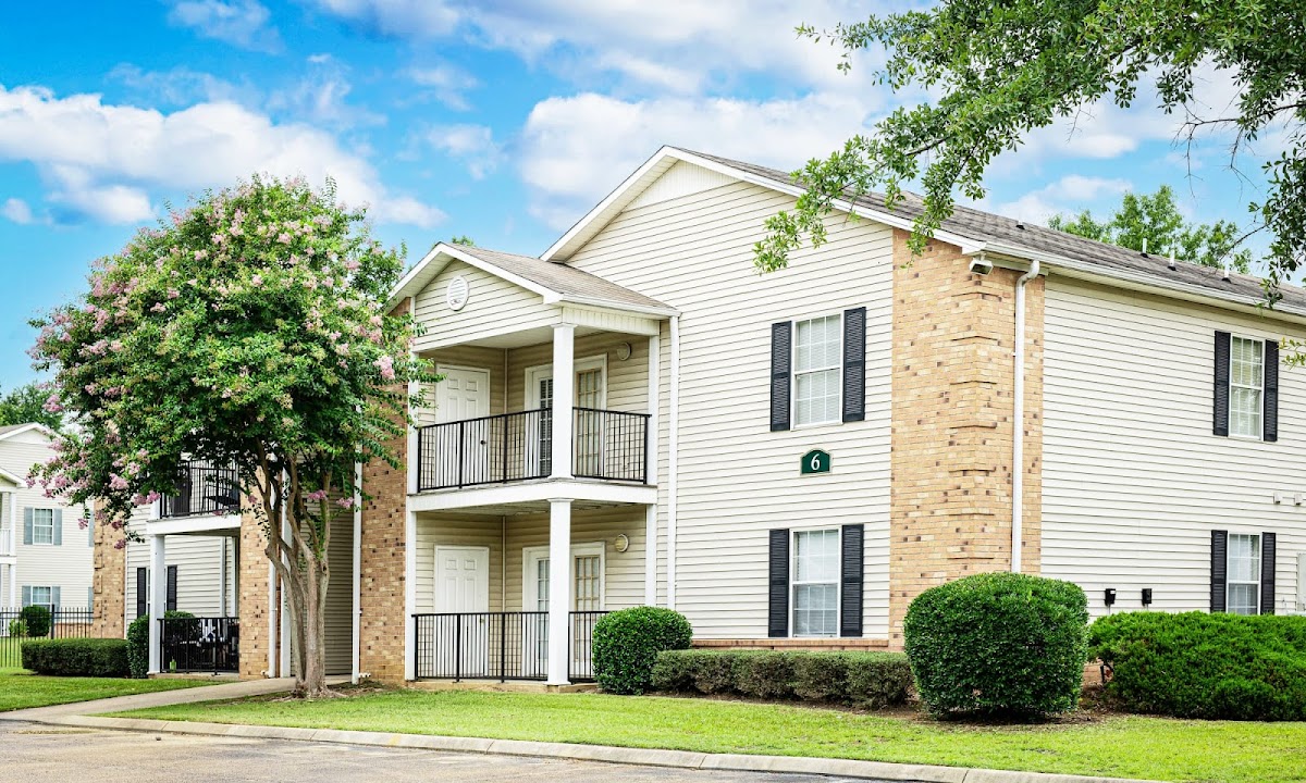 Colony Pointe apartments in Jackson, MS