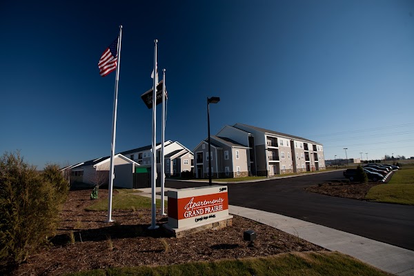 Apartments at Grand Prairie apartments in Peoria, IL