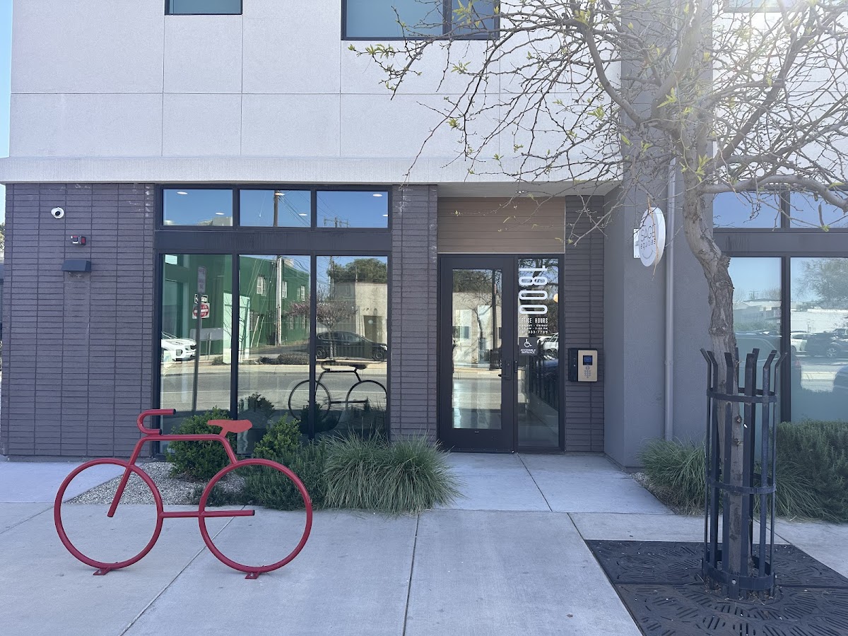 The Cue, Eastchester Flats apartments in Bakersfield CA