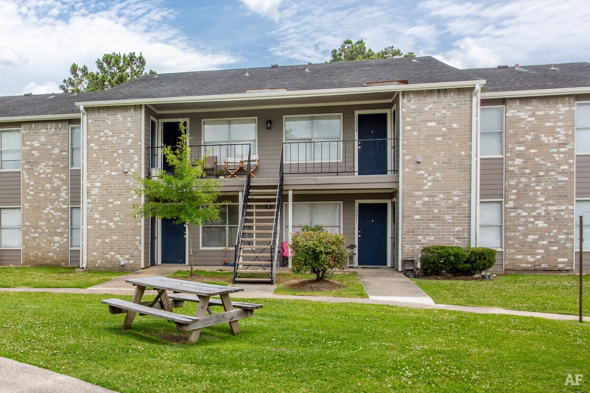 Creekwood Village Apartment apartments in Beaumont, TX
