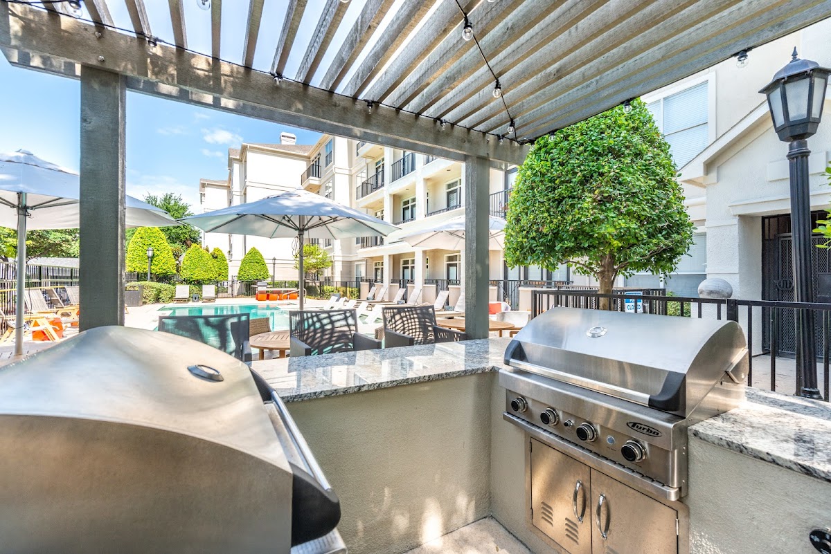 75 West apartments in Dallas, TX
