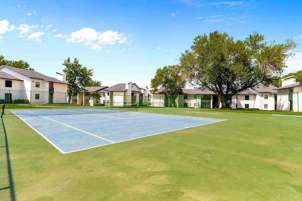 Tides on Timberglen apartments in Addison, TX