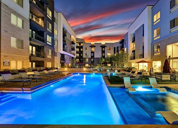Berkshire Auburn Apartments apartments in Addison, TX