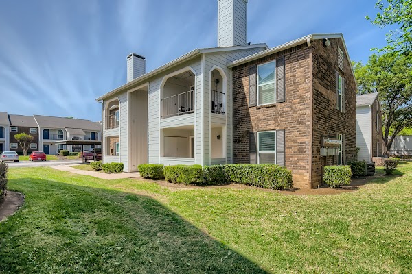 Villas at Waterchase Apartments apartments in Addison, TX