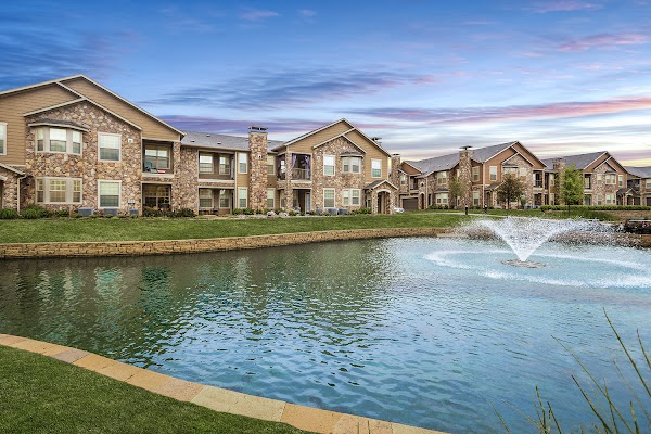 Mansions at Hickory Creek Apartments apartments in Addison, TX