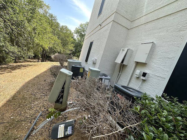Arboretum at Lewisville apartments in Addison, TX