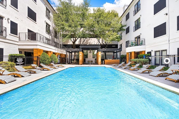 Daxton apartments in Addison, TX