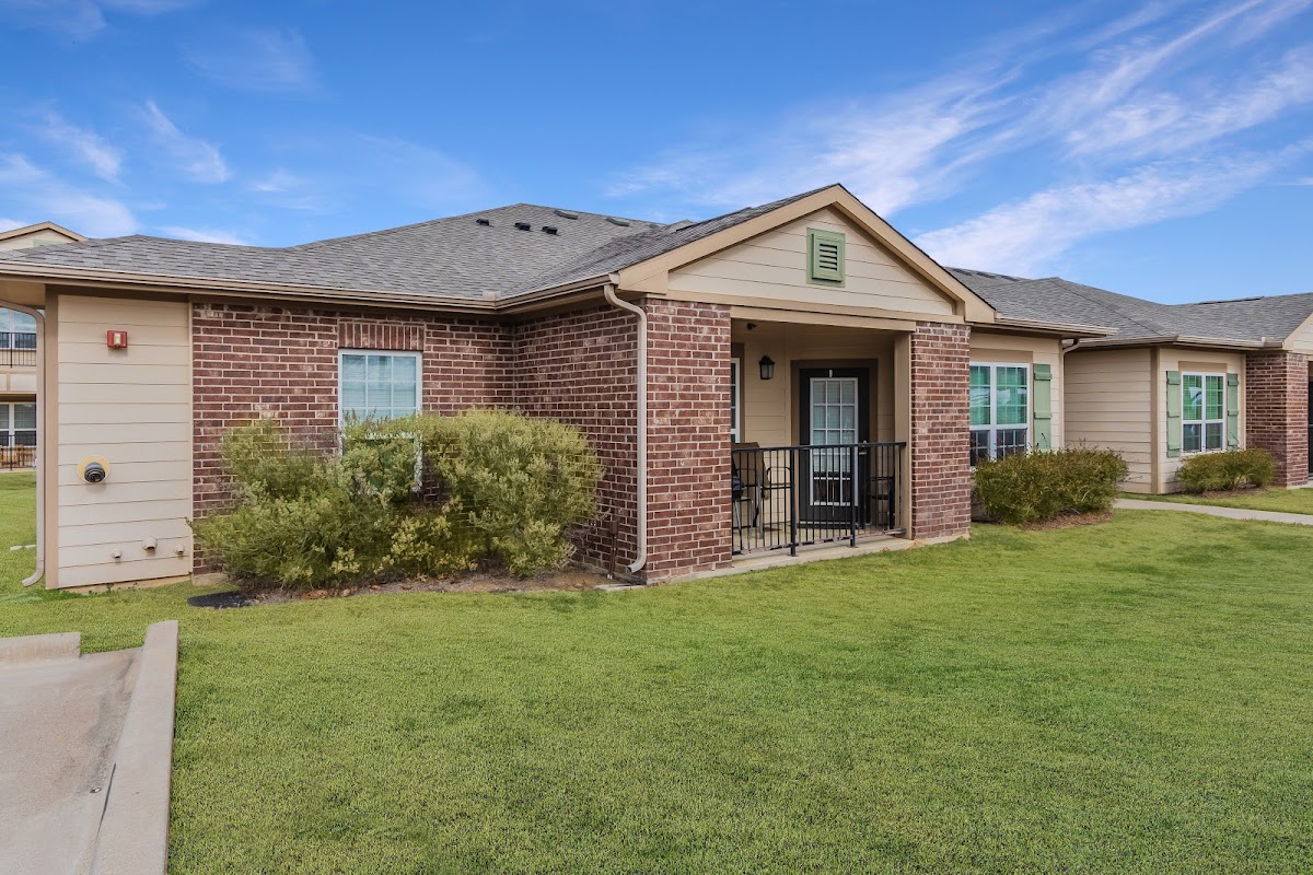 Center Place apartments in Arlington, TX