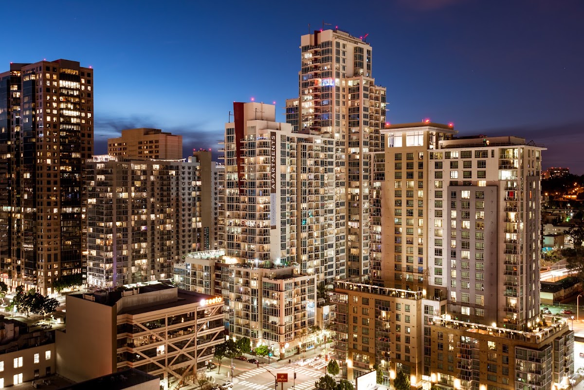 Vantage Pointe Apartments apartments in San Diego CA