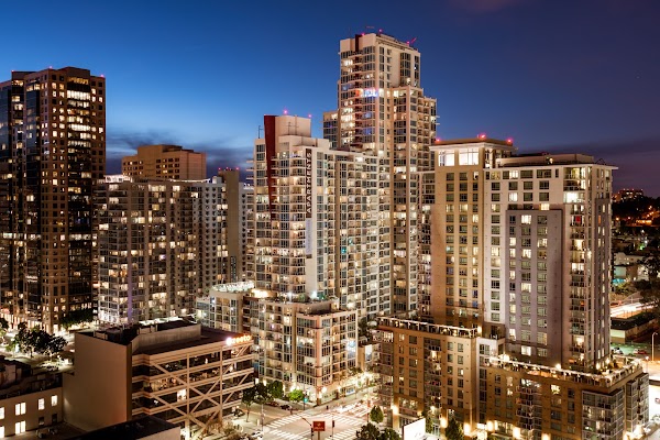 Vantage Pointe Apartments apartments in San Diego CA