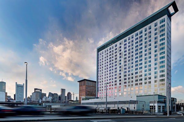 Waterside Place Apartments by Windsor apartments in Boston MA