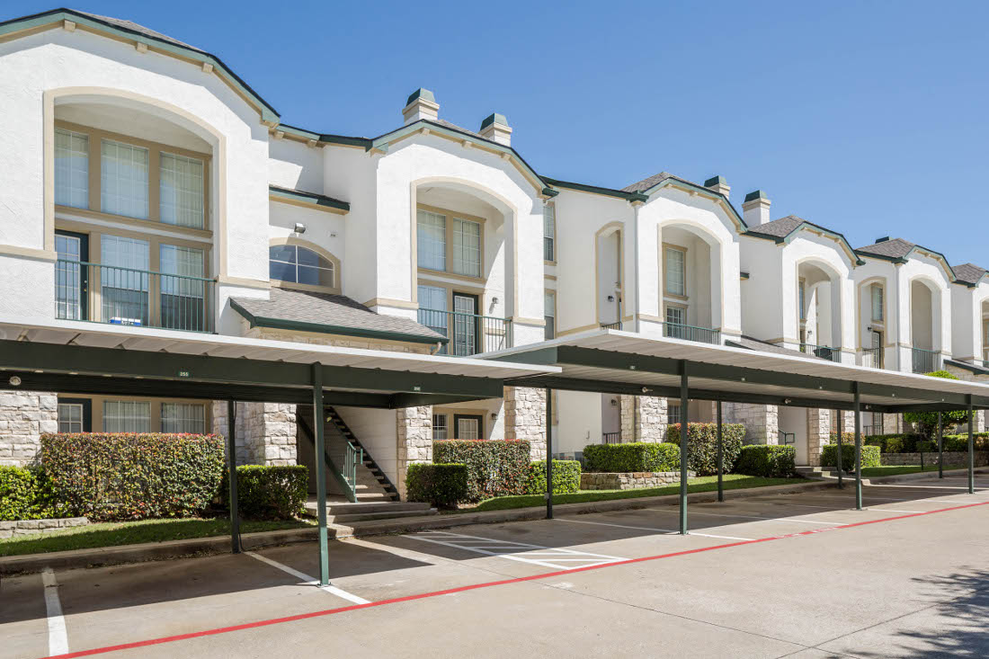 Vail Village Club Apartments apartments in Dallas, TX