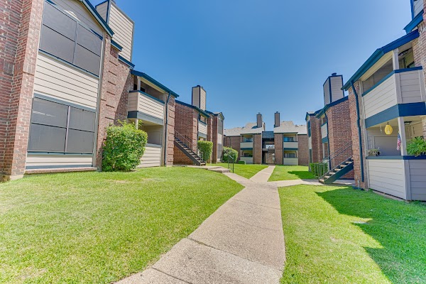 Indian Creek Apartments apartments in Carrollton, TX