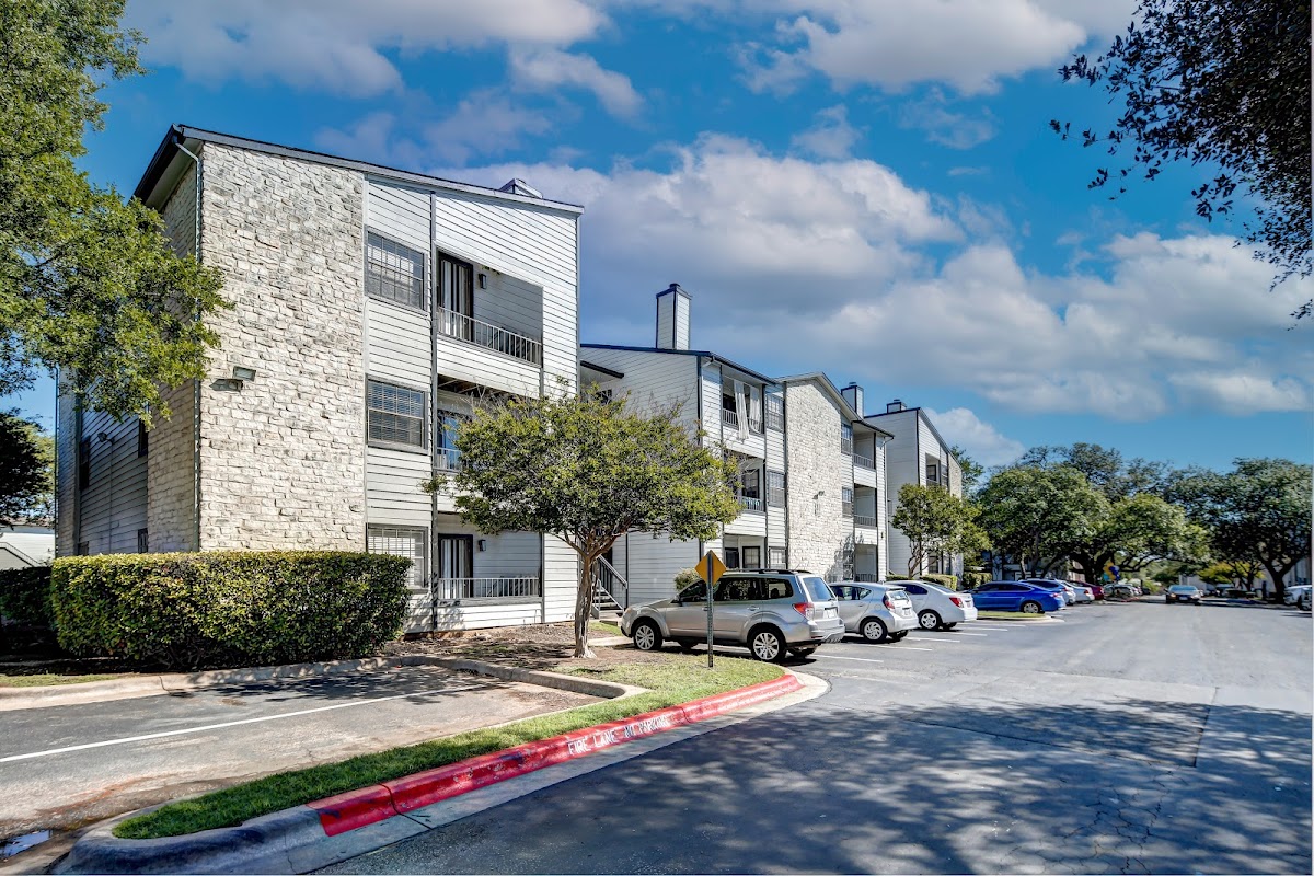 Retreat at Barton Creek apartments in Austin TX