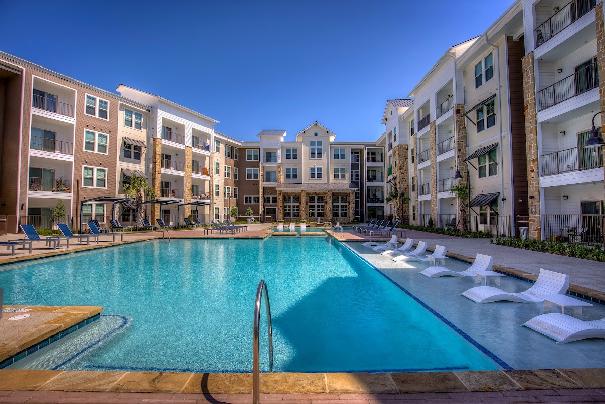 The Tyler apartments in Frisco, TX