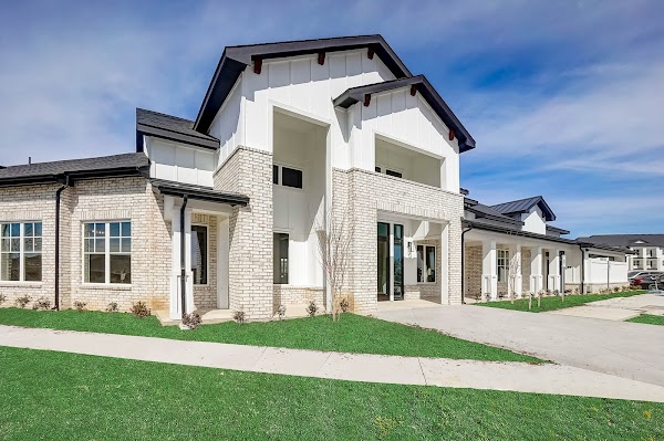 Ascend at 1385 apartments in Addison, TX
