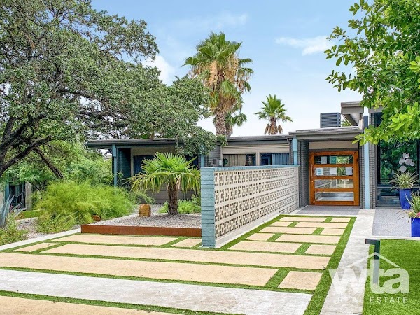 Skyline at Barton Creek apartments in Austin TX