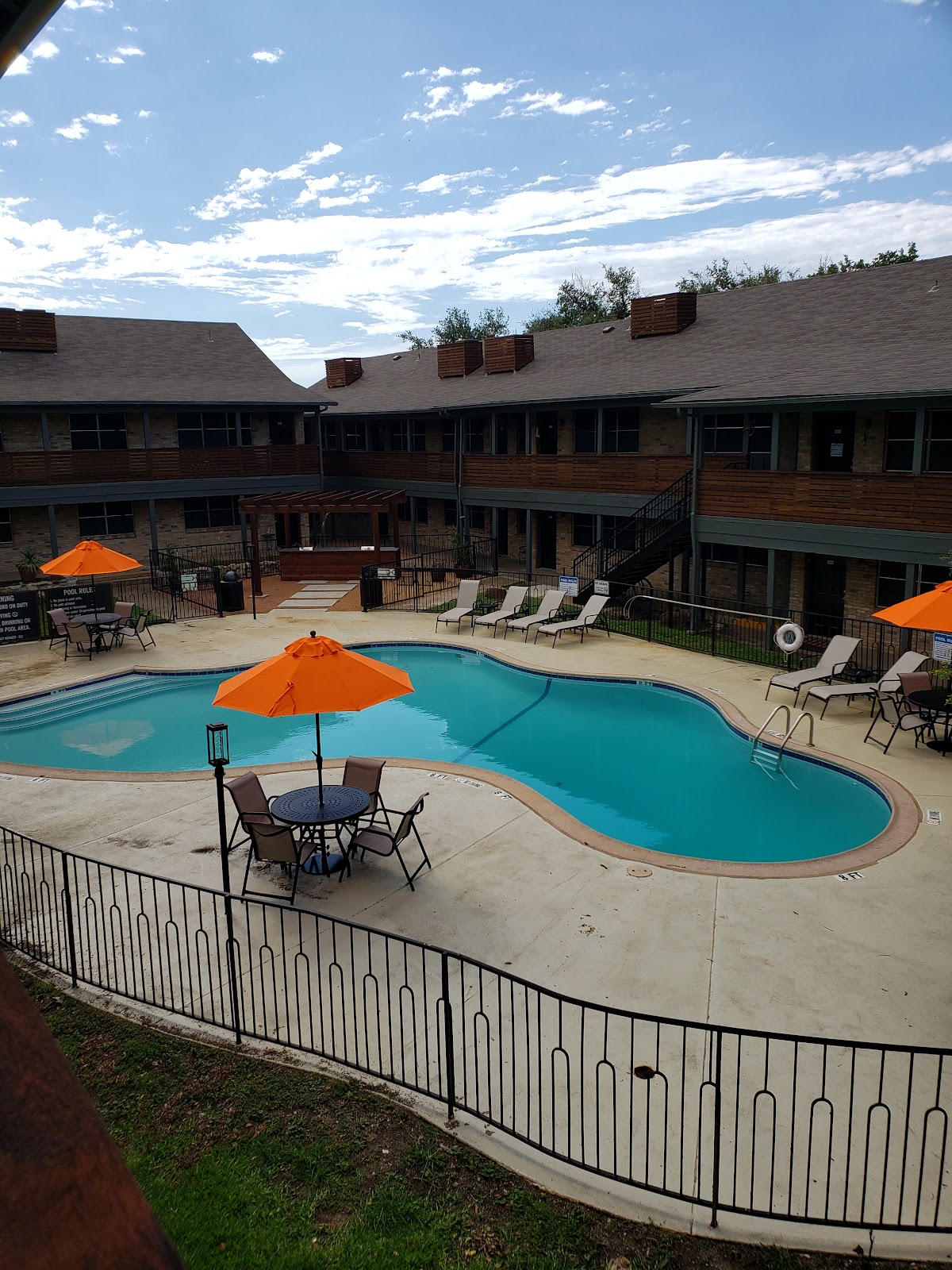 Camelot Apartments apartments in Richardson, TX