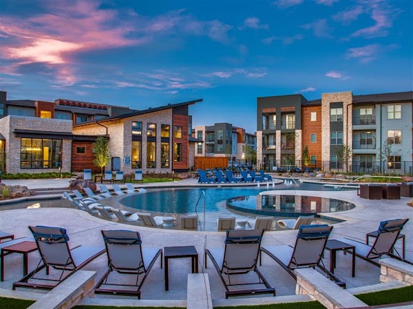 Waters Edge at Mansfield Apartments apartments in Arlington, TX