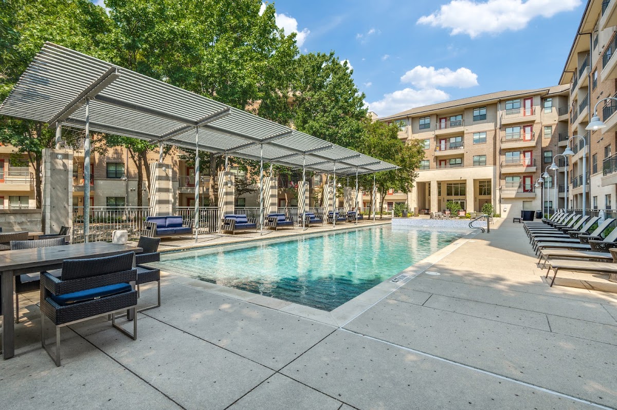 Savoye apartments in Addison, TX