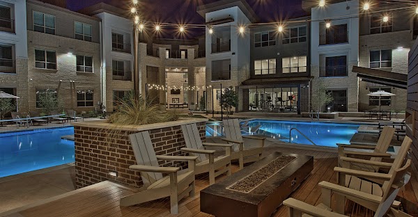 Hunters Creek Apartments apartments in Addison, TX