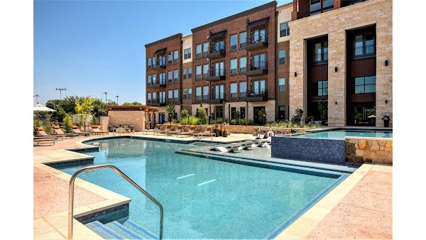 The Silverlake apartments in Addison, TX