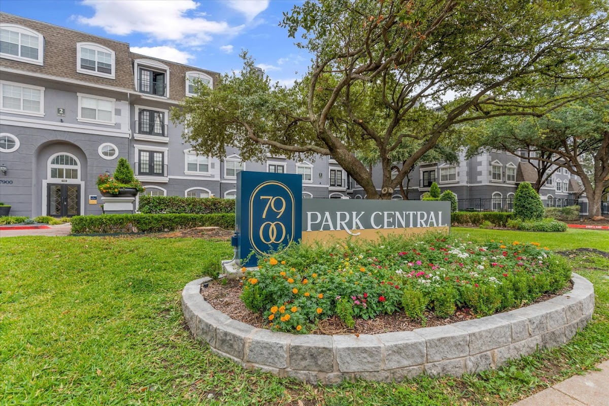 7900 at Park Central apartments in Dallas, TX