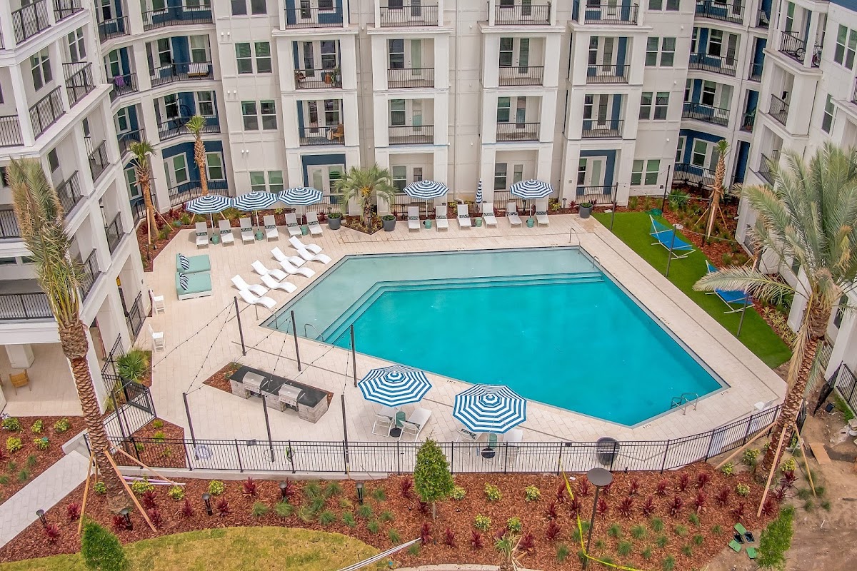 One Riverside Luxury Apartments apartments in Jacksonville FL
