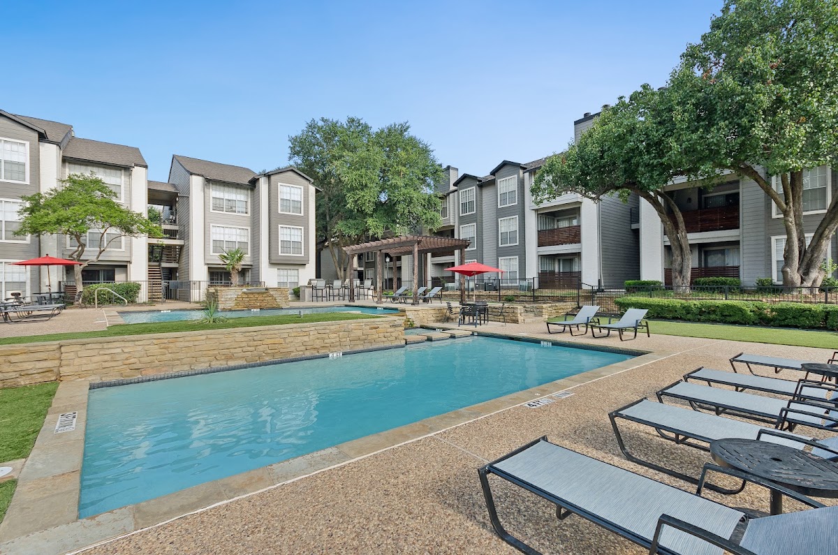 Cobblestone apartments in Arlington, TX