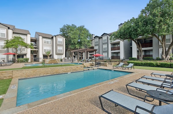 Cobblestone apartments in Arlington, TX
