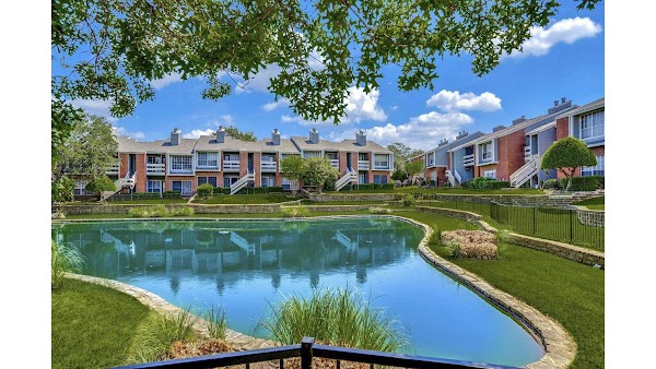The Lochley apartments in Carrollton, TX