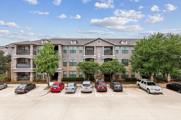 Toscana at Valley Ridge Apartments apartments in Addison, TX