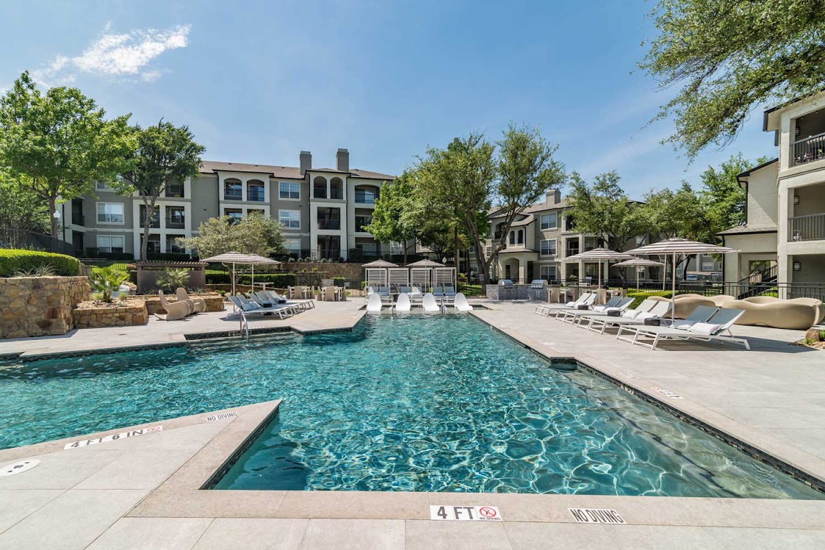 Cortland Arbor Hills apartments in Plano, TX