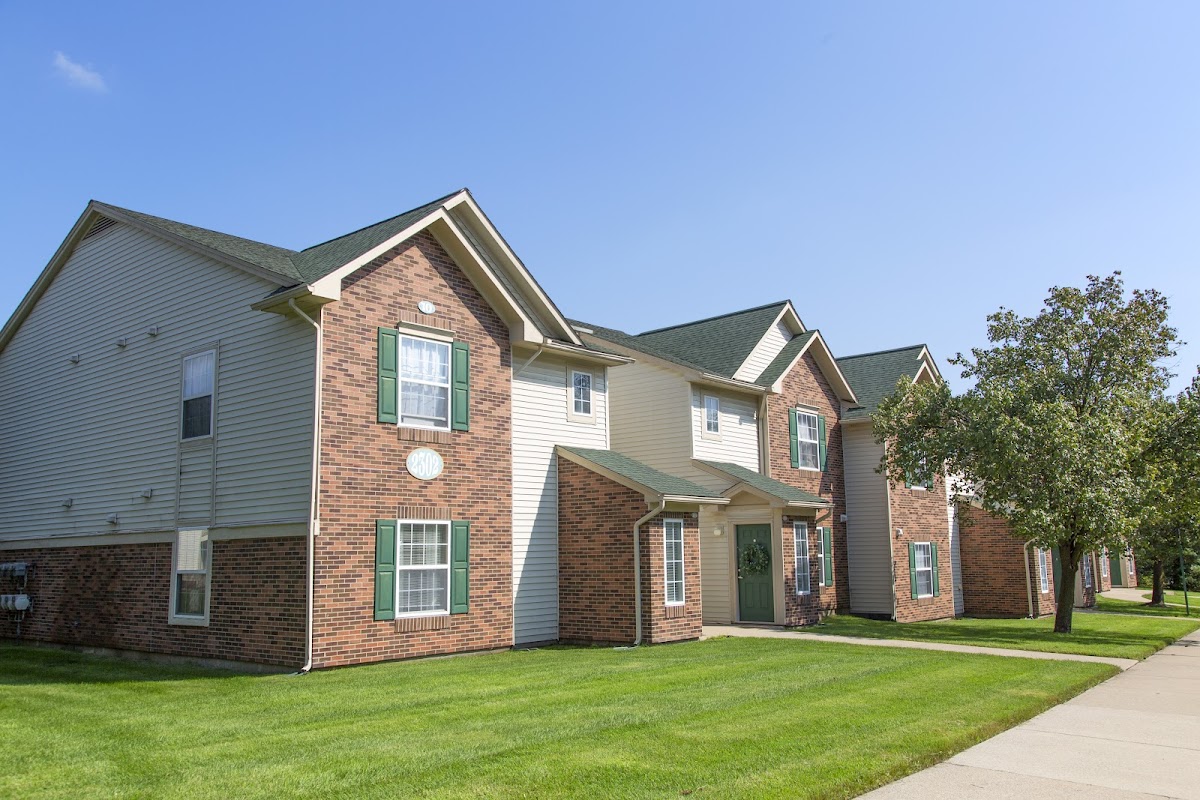 Lake Village of Rochester Hills apartments in Auburn Hills, MI