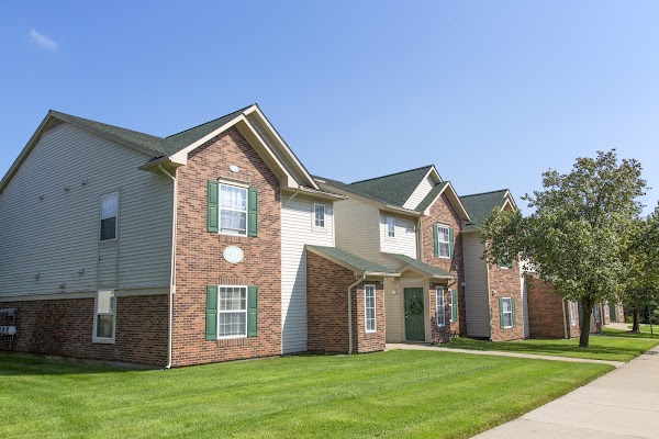 Lake Village of Rochester Hills apartments in Auburn Hills, MI