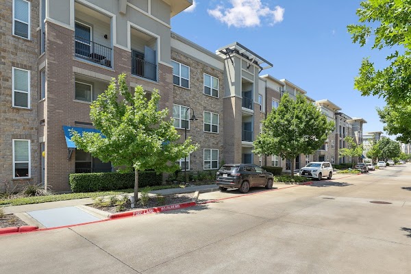 GreenVue apartments in Richardson, TX