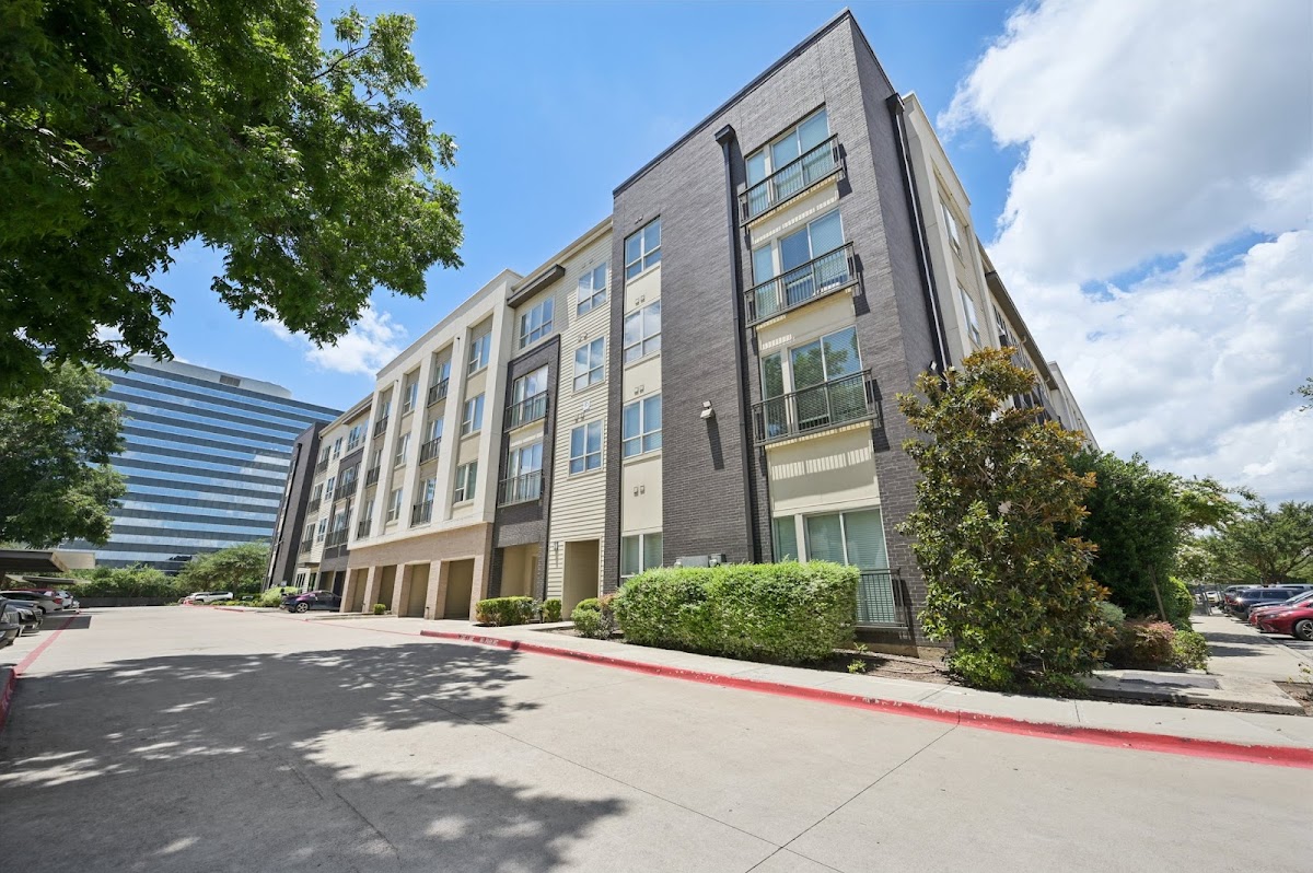 Everra Midtown Park Apartments apartments in Addison, TX