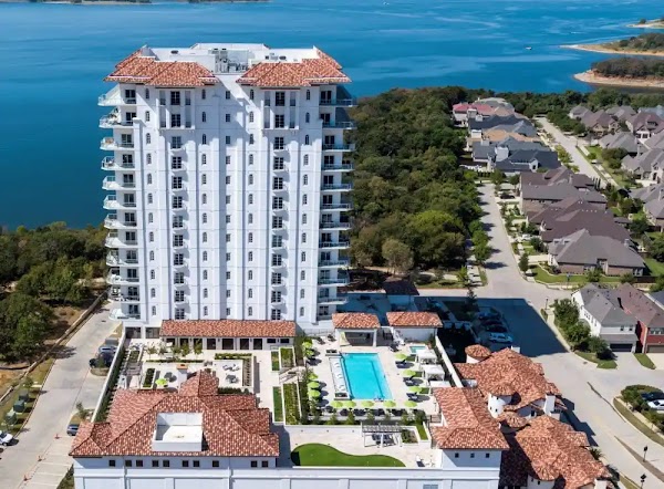 Lakeside Tower apartments in Addison, TX