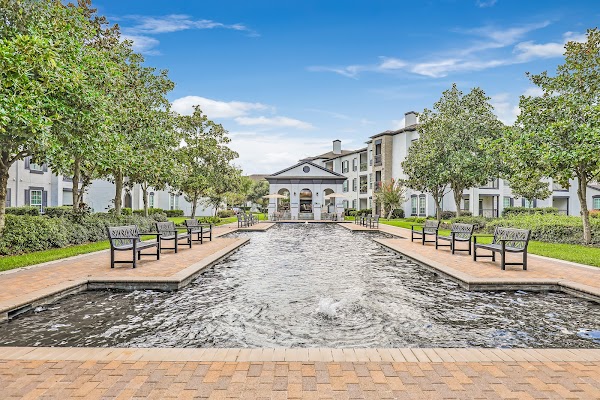 Sorrento at Tuscan Lakes apartments in League City, TX