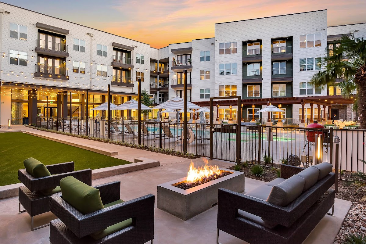 Overture Mueller apartments in Austin TX