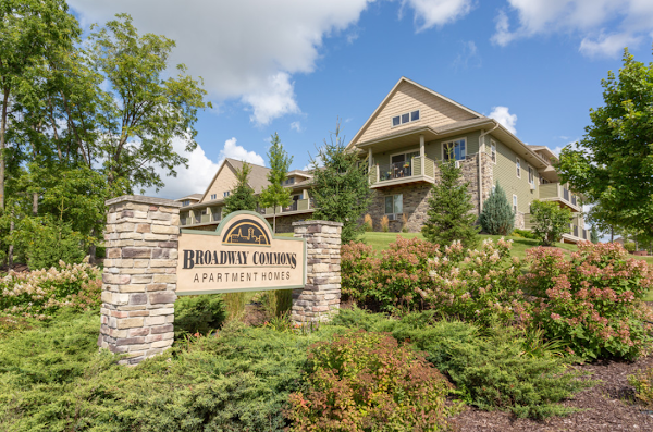 Broadway Commons Apartment Homes apartments in Waukesha, WI