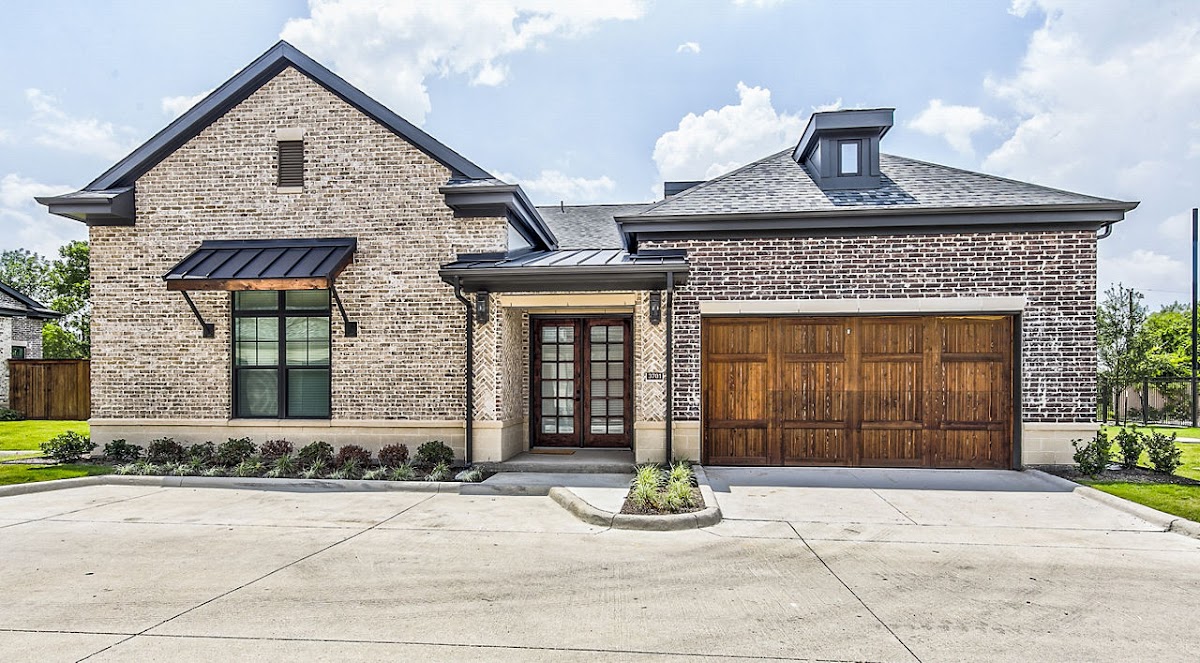 Elan Inwood apartments in Dallas, TX