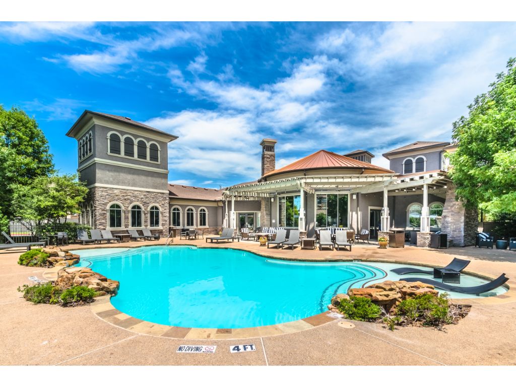 District at Greenville apartments in Addison, TX