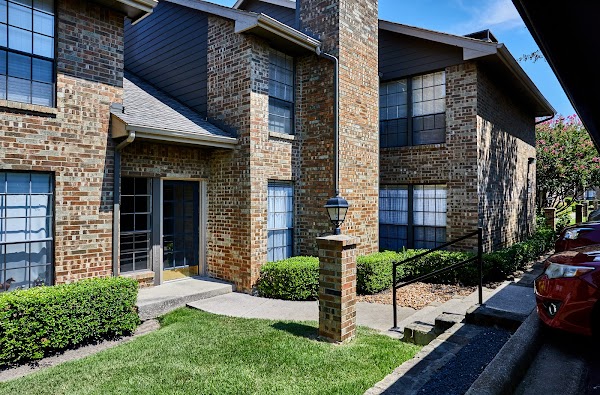 London Park Apartments apartments in Addison, TX